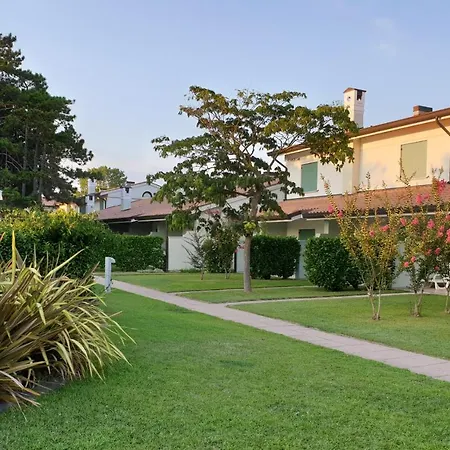 Villaggio Ca' Del Pino Bibione Exterior foto